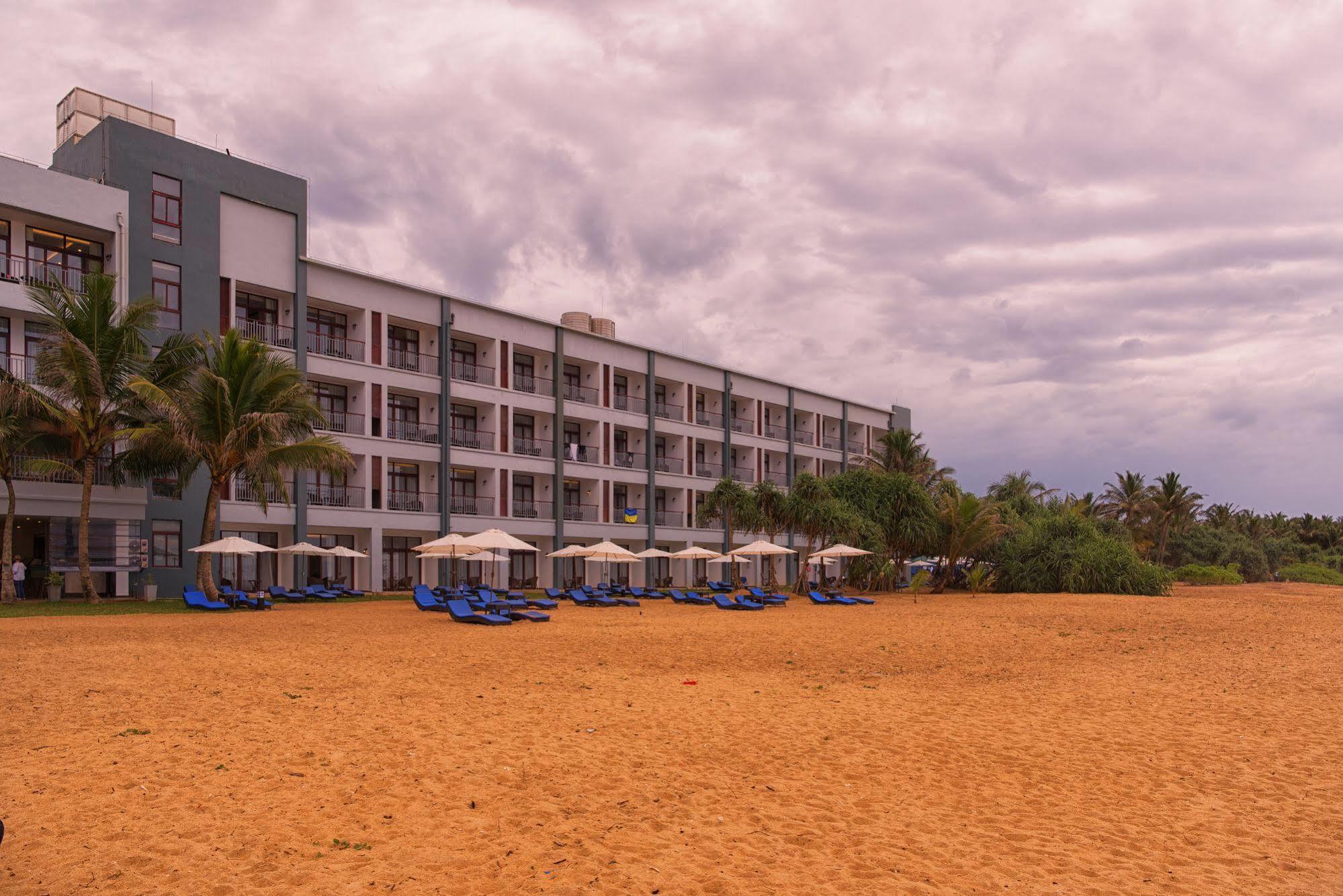 Jie Jie Beach Hotel Wadduwa Eksteriør bilde